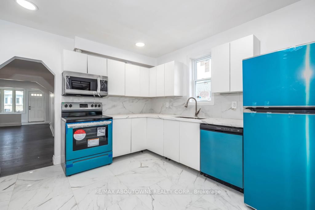 126 HARMONY Avenue, Hamilton ‣ X12559900 126 HARMONY Avenue, Hamilton ‣ X12559900