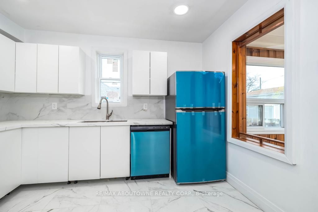 126 HARMONY Avenue, Hamilton ‣ X12559900 126 HARMONY Avenue, Hamilton ‣ X12559900