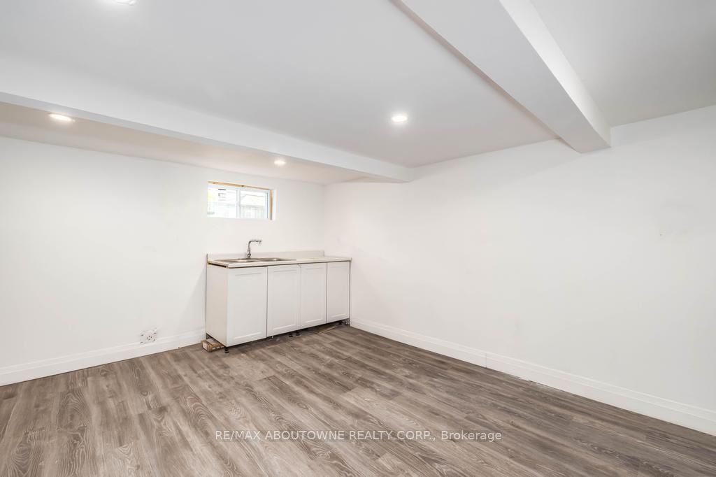 126 HARMONY Avenue, Hamilton ‣ X12559900 126 HARMONY Avenue, Hamilton ‣ X12559900