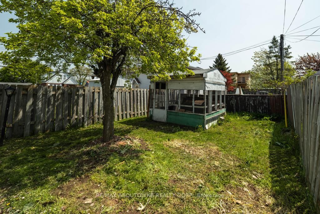 126 HARMONY Avenue, Hamilton ‣ X12559900 126 HARMONY Avenue, Hamilton ‣ X12559900