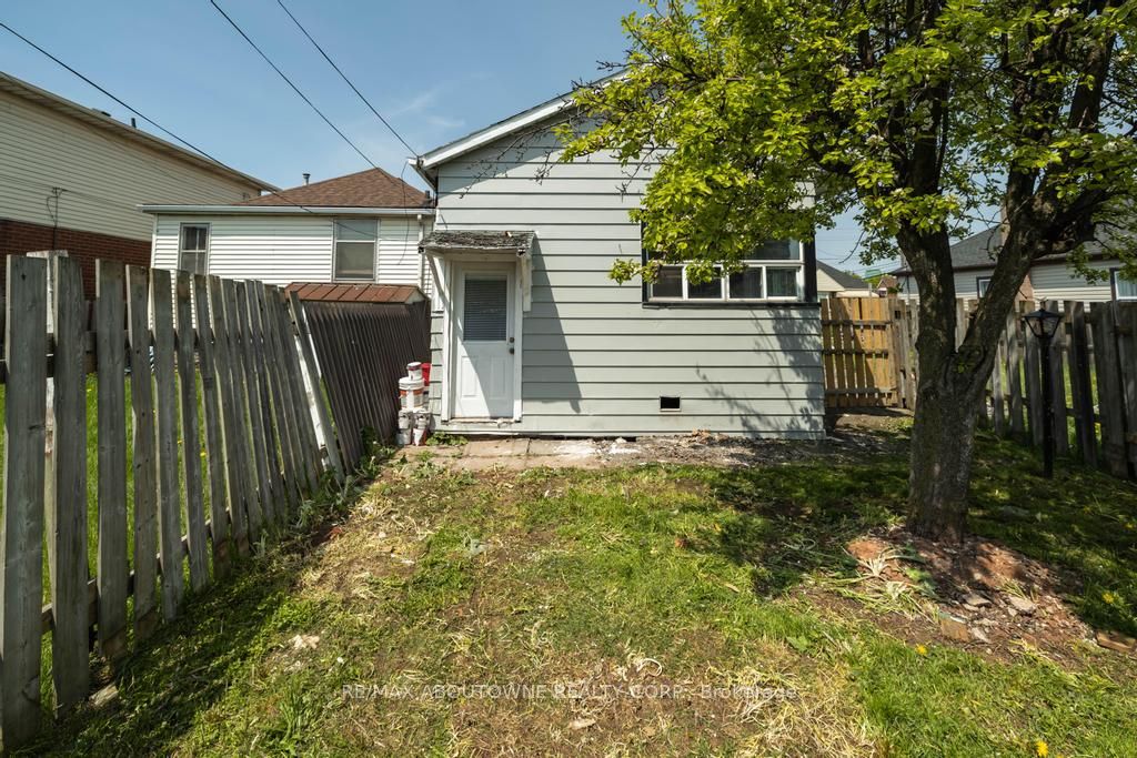 126 HARMONY Avenue, Hamilton ‣ X12559900 126 HARMONY Avenue, Hamilton ‣ X12559900