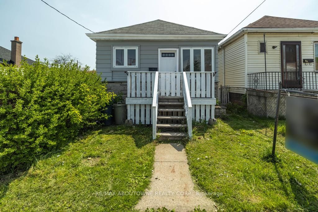 126 HARMONY Avenue, Hamilton ‣ X12559900 126 HARMONY Avenue, Hamilton ‣ X12559900