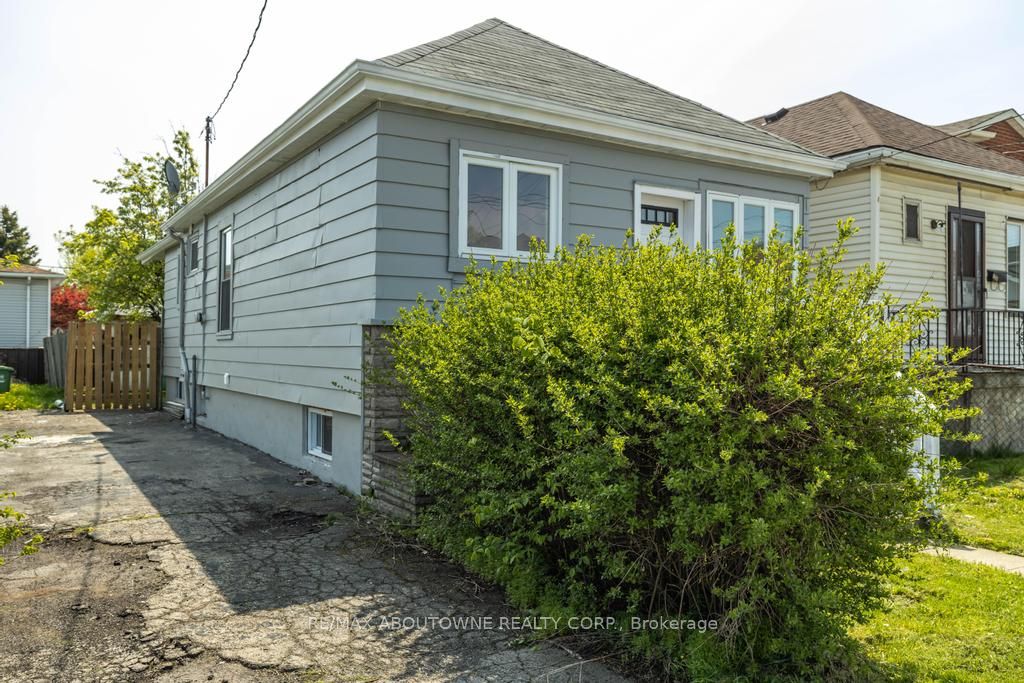 126 HARMONY Avenue, Hamilton ‣ X12559900 126 HARMONY Avenue, Hamilton ‣ X12559900