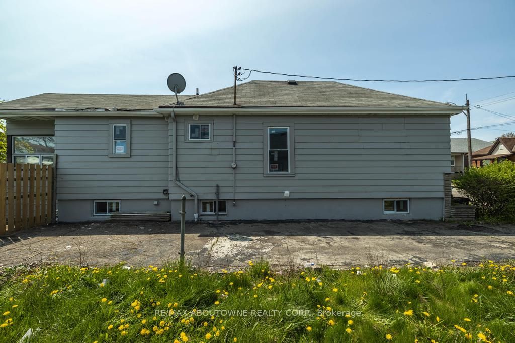 126 HARMONY Avenue, Hamilton ‣ X12559900 126 HARMONY Avenue, Hamilton ‣ X12559900