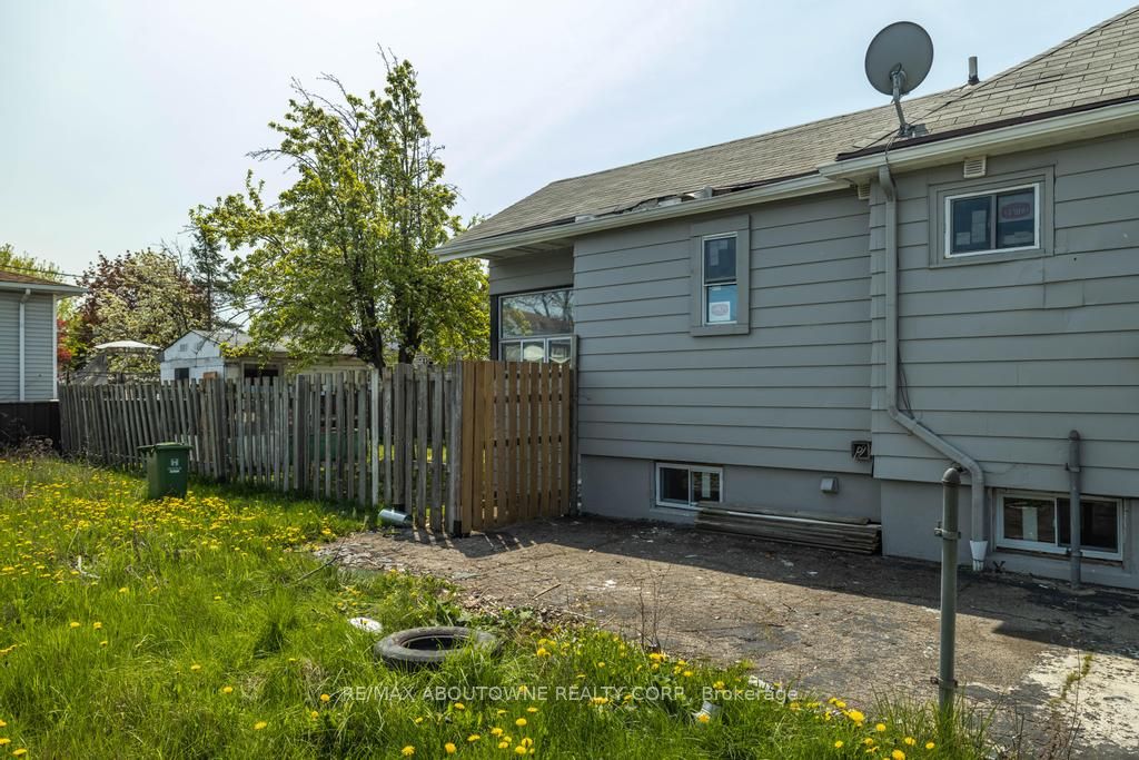 126 HARMONY Avenue, Hamilton ‣ X12559900 126 HARMONY Avenue, Hamilton ‣ X12559900