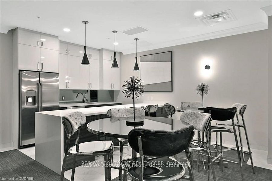 6 – 118 King Street, Hamilton ‣ X12560050 6 – 118 King Street, Hamilton ‣ X12560050