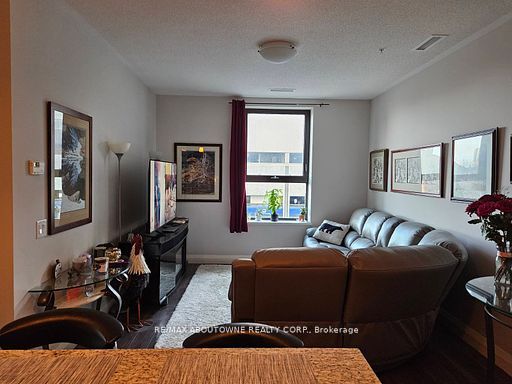 6 – 118 King Street, Hamilton ‣ X12560050 6 – 118 King Street, Hamilton ‣ X12560050