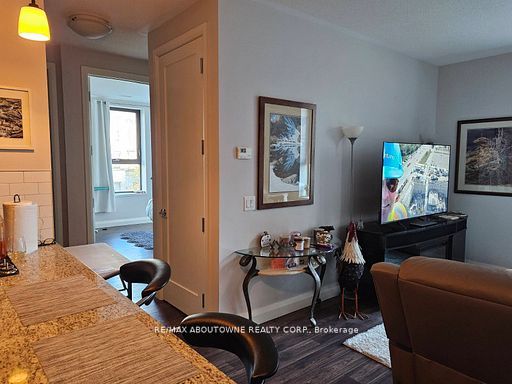 6 – 118 King Street, Hamilton ‣ X12560050 6 – 118 King Street, Hamilton ‣ X12560050