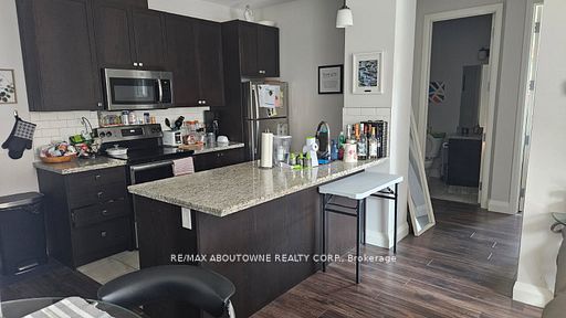 6 – 118 King Street, Hamilton ‣ X12560050 6 – 118 King Street, Hamilton ‣ X12560050