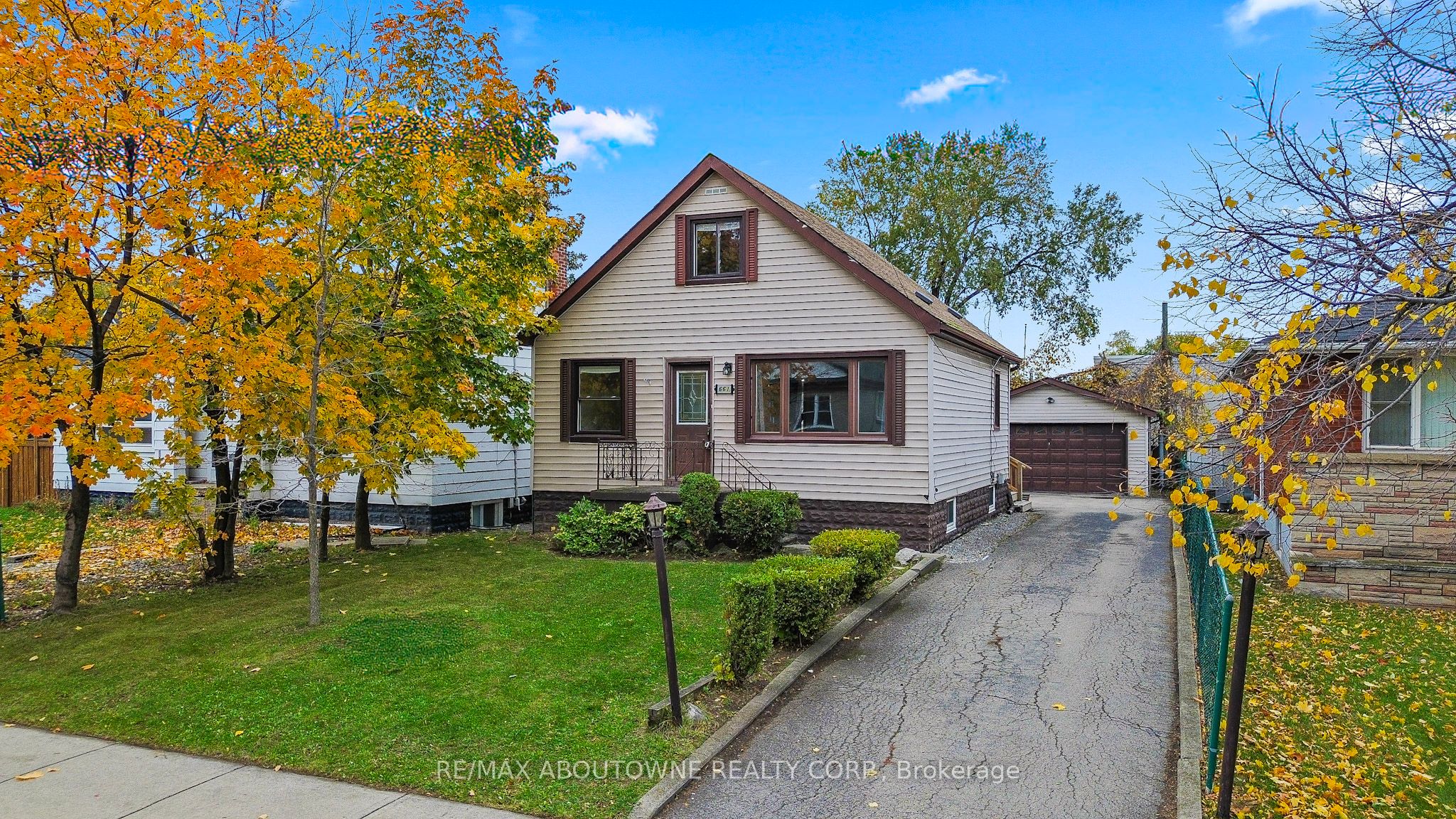 661 Brighton Avenue, Hamilton