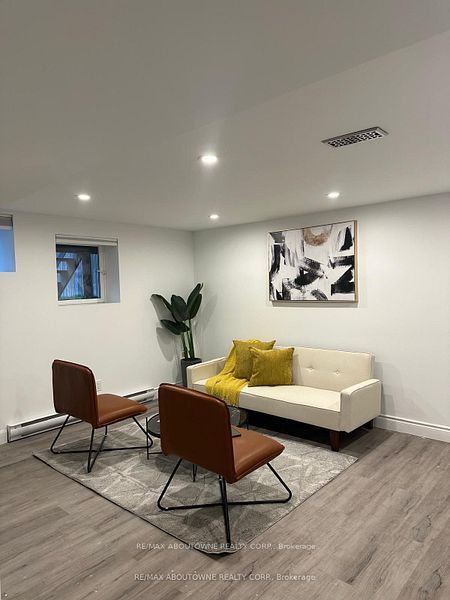 66 Wellington Street, Hamilton ‣ X12629656 66 Wellington Street, Hamilton ‣ X12629656