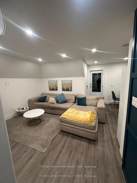 66 Wellington Street, Hamilton ‣ X12629656 66 Wellington Street, Hamilton ‣ X12629656