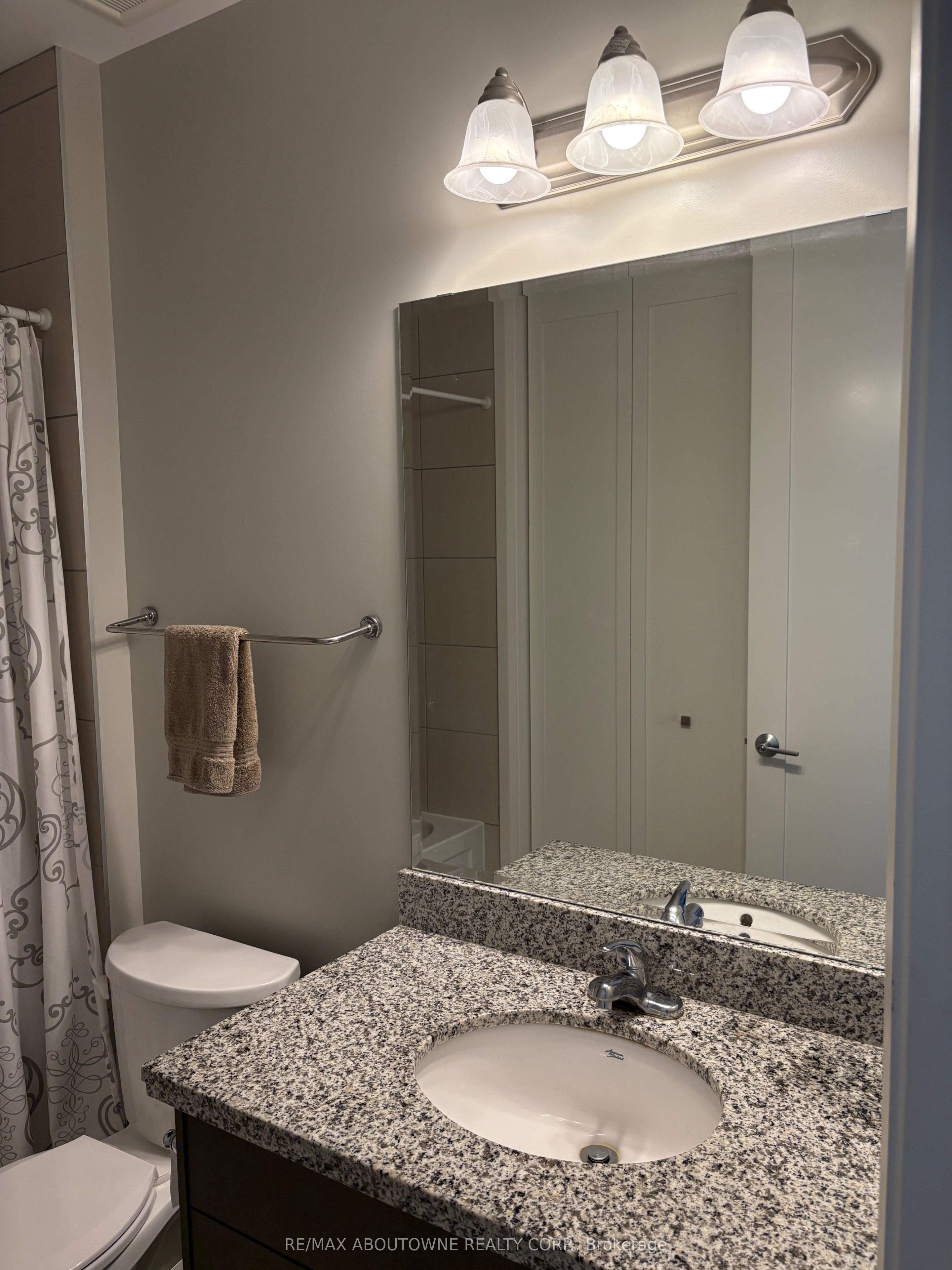 419 – 118 King Street, Hamilton ‣ X12634730 419 – 118 King Street, Hamilton ‣ X12634730