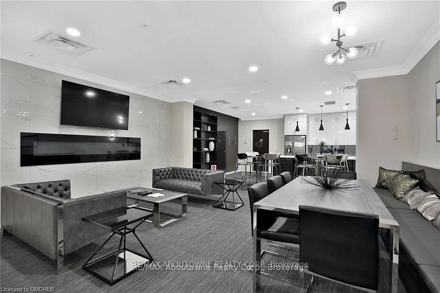 419 – 118 King Street, Hamilton ‣ X12634730 419 – 118 King Street, Hamilton ‣ X12634730