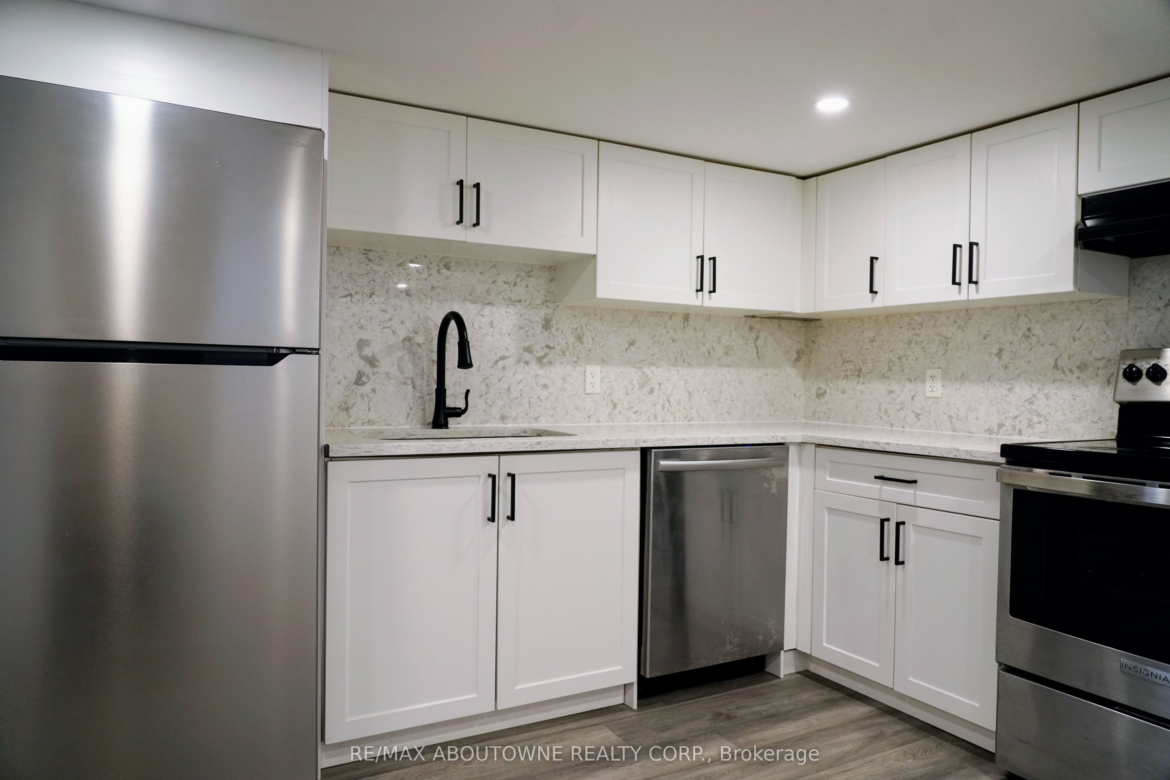 93 East 31st Street, Hamilton ‣ X12710496 93 East 31st Street, Hamilton ‣ X12710496