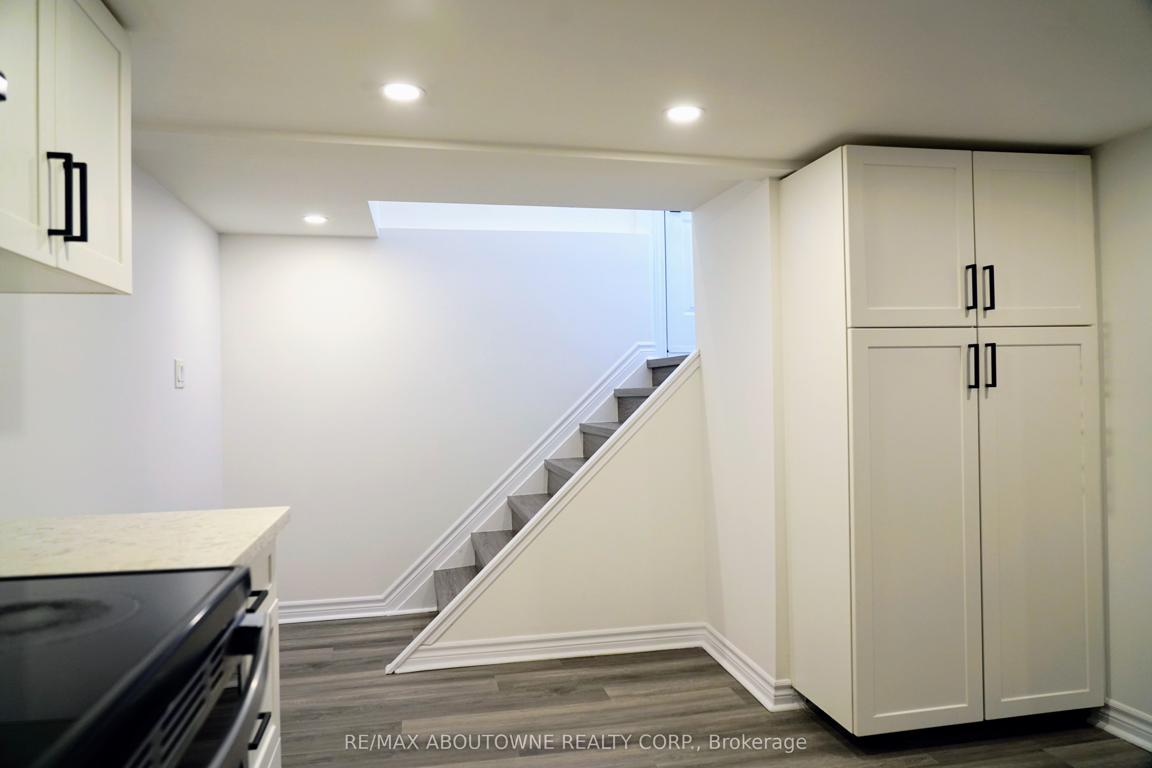 93 East 31st Street, Hamilton ‣ X12710496 93 East 31st Street, Hamilton ‣ X12710496