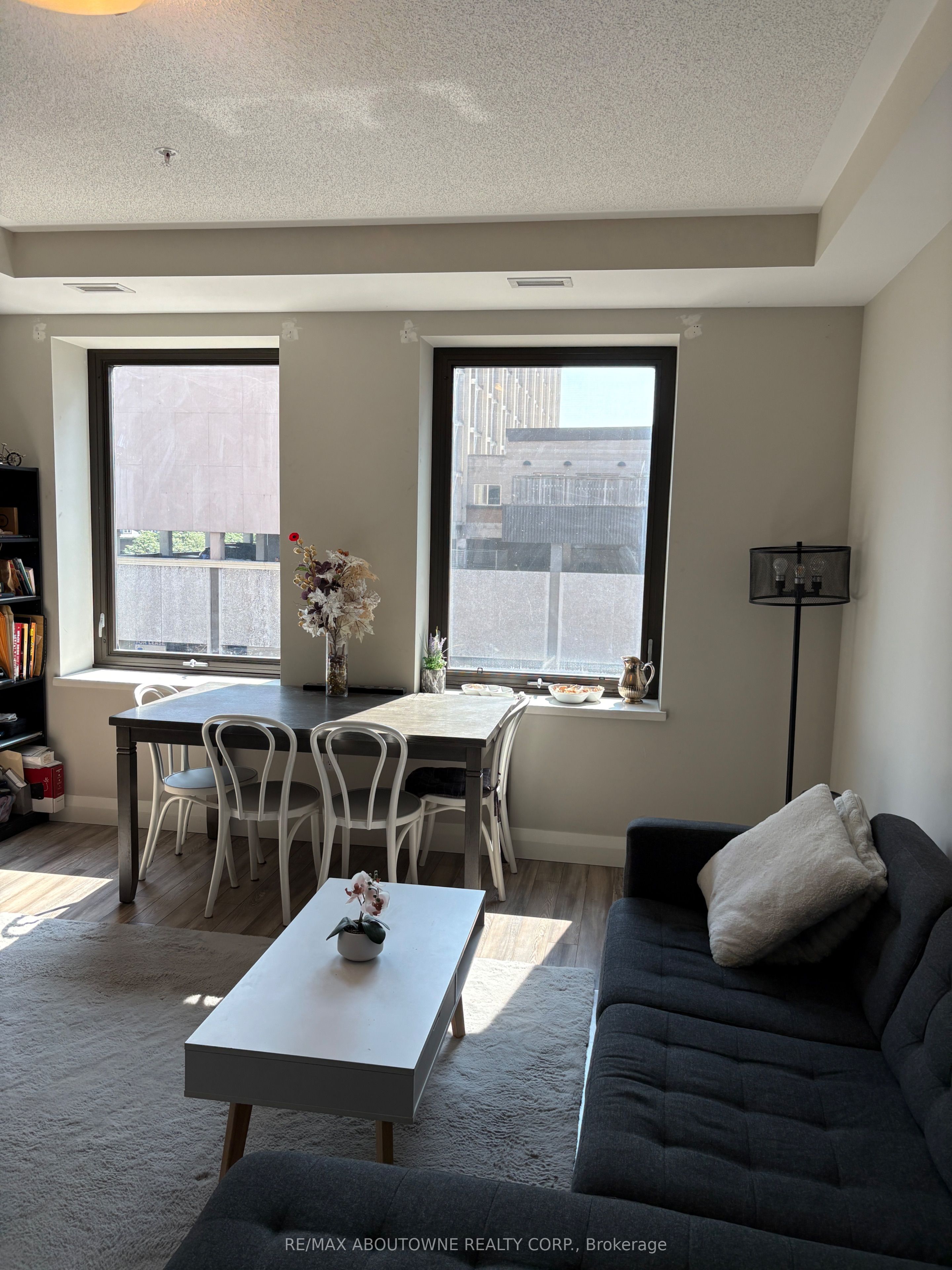 Call LBO – 118 KING Street, Hamilton ‣ X12728472 Call LBO – 118 KING Street, Hamilton ‣ X12728472