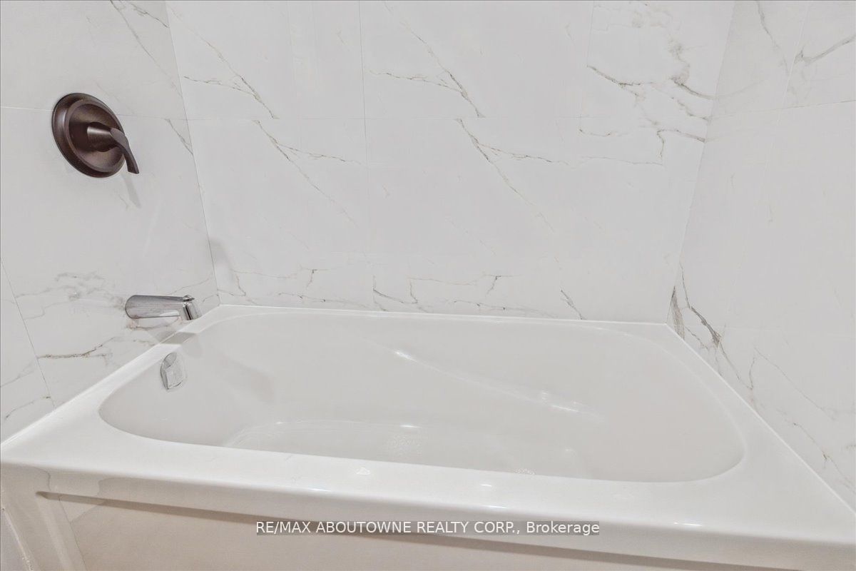 93 East 31st Street, Hamilton ‣ X12808626 93 East 31st Street, Hamilton ‣ X12808626