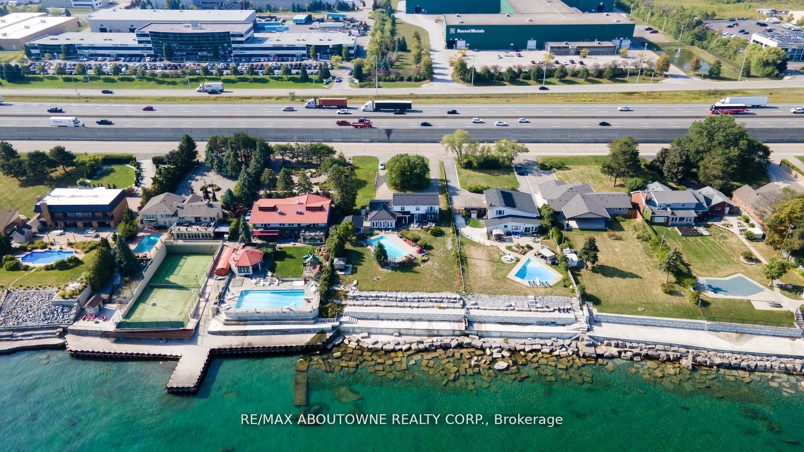 1073 North Service Road, Hamilton ‣ X12810980 1073 North Service Road, Hamilton ‣ X12810980