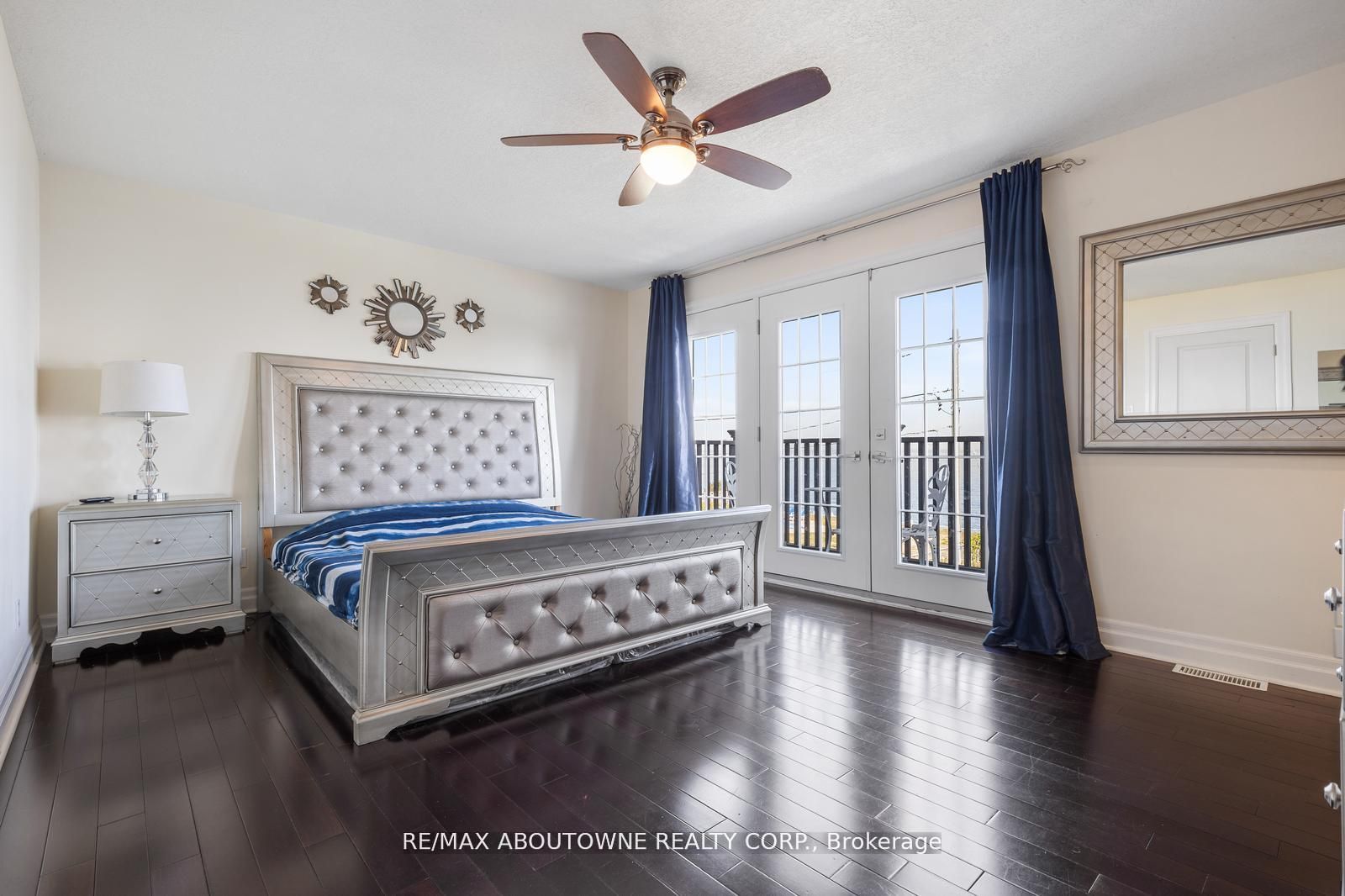 1073 North Service Road, Hamilton ‣ X12810980 1073 North Service Road, Hamilton ‣ X12810980