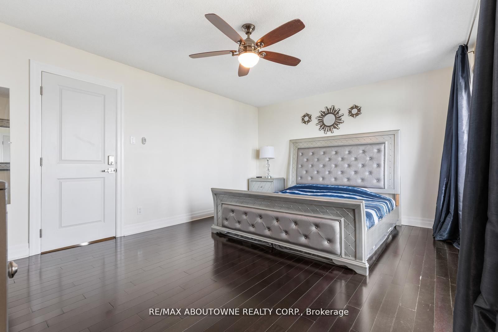 1073 North Service Road, Hamilton ‣ X12810980 1073 North Service Road, Hamilton ‣ X12810980