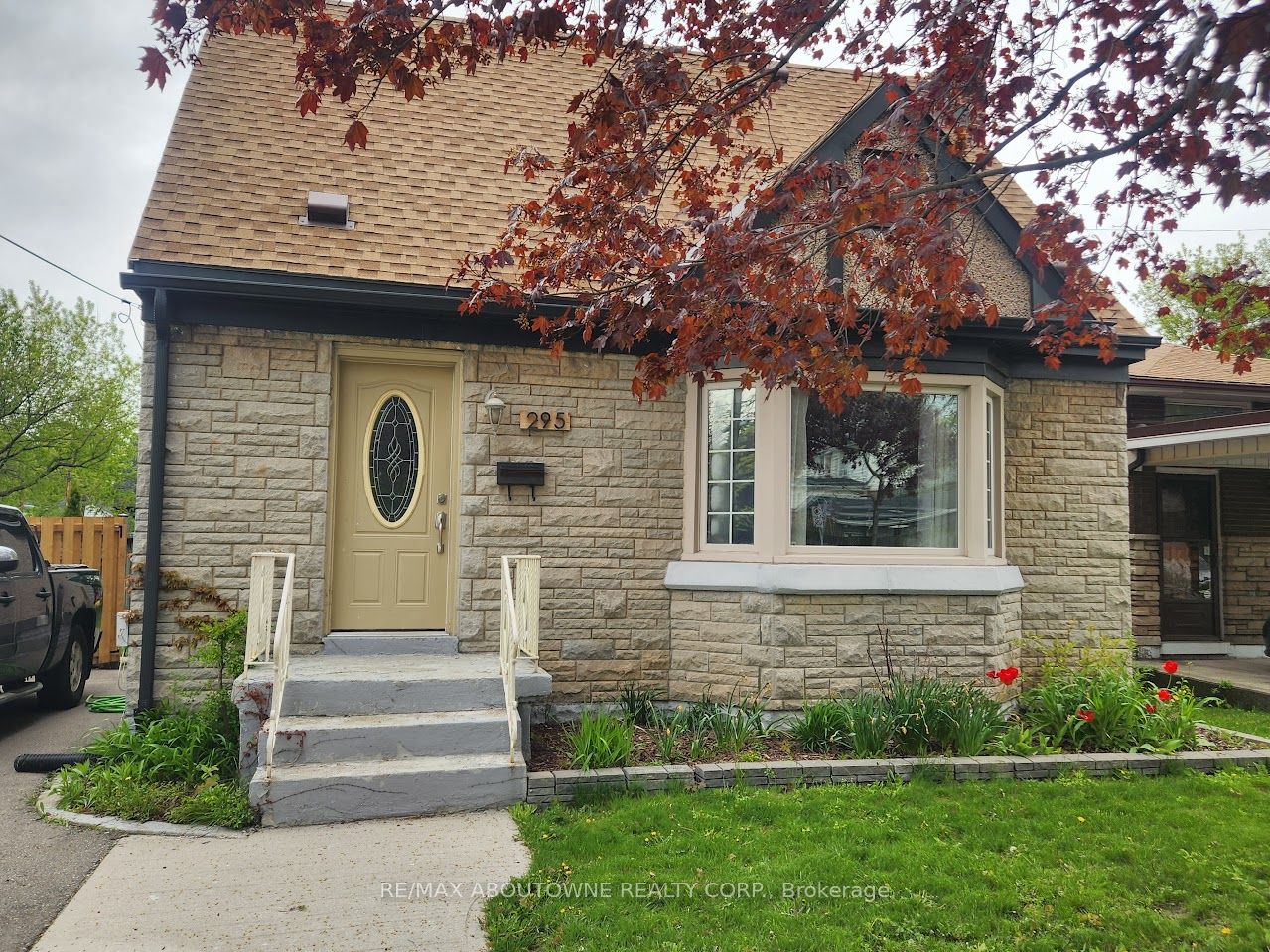 295 Queensdale Avenue, Hamilton