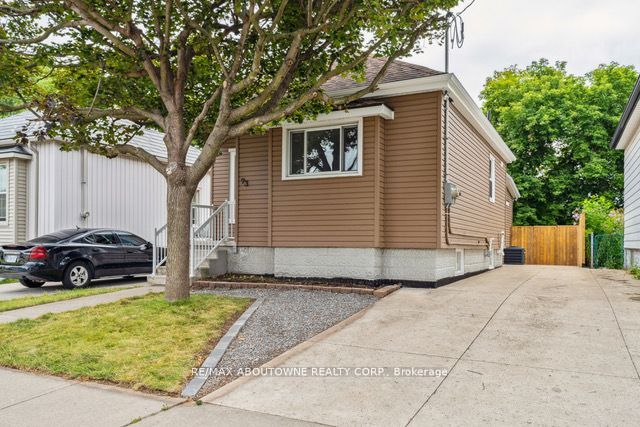 93 East 31st Street, Hamilton