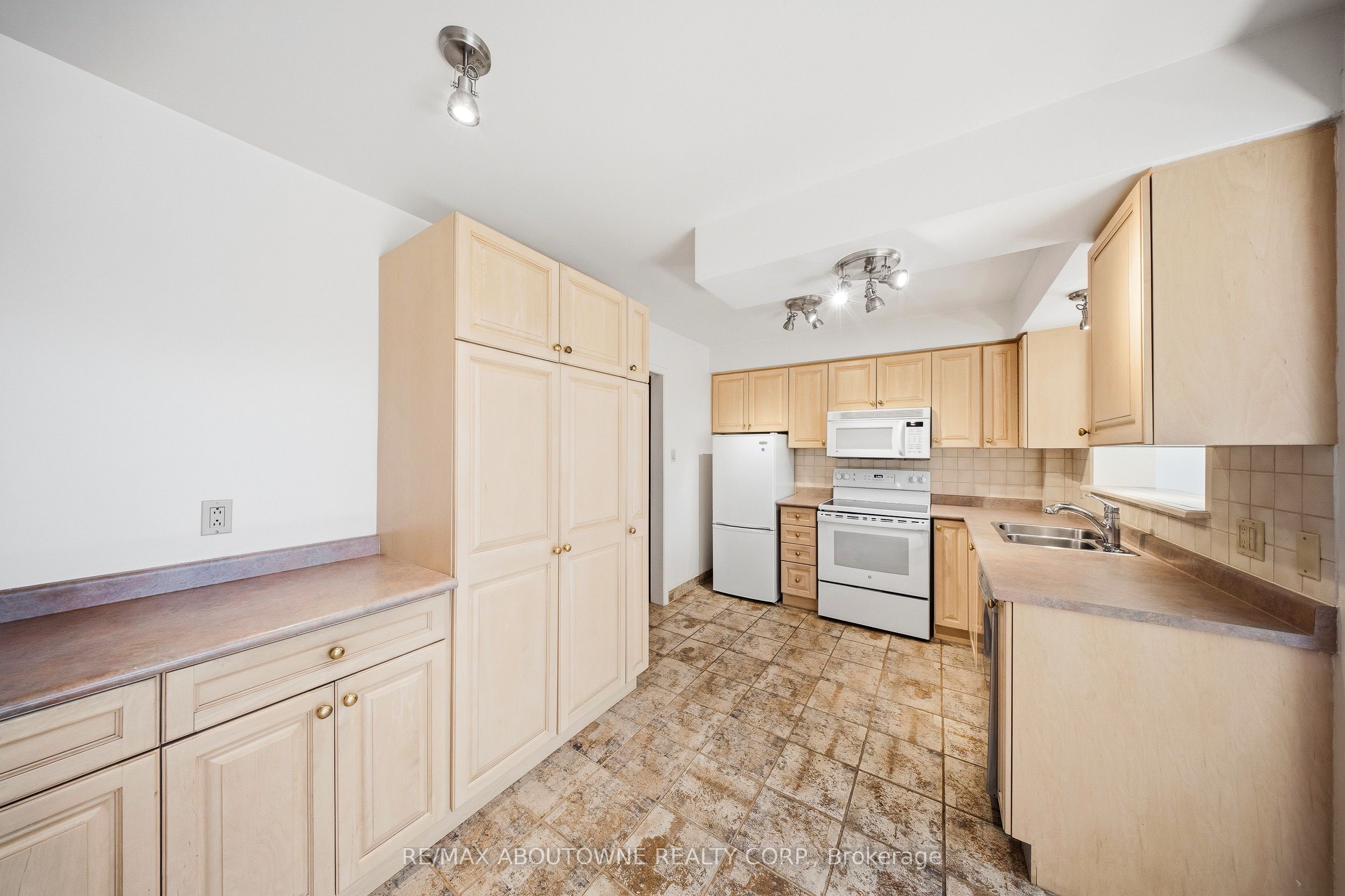 73 Price Avenue, Hamilton ‣ X13533426 73 Price Avenue, Hamilton ‣ X13533426