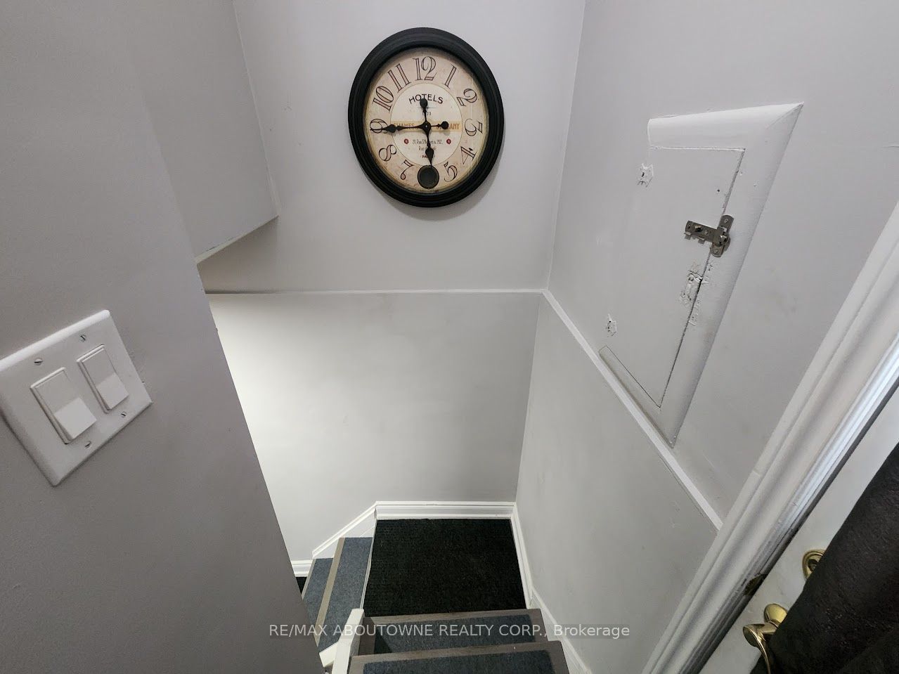 281 East 34th Street, Hamilton ‣ X13575860 281 East 34th Street, Hamilton ‣ X13575860