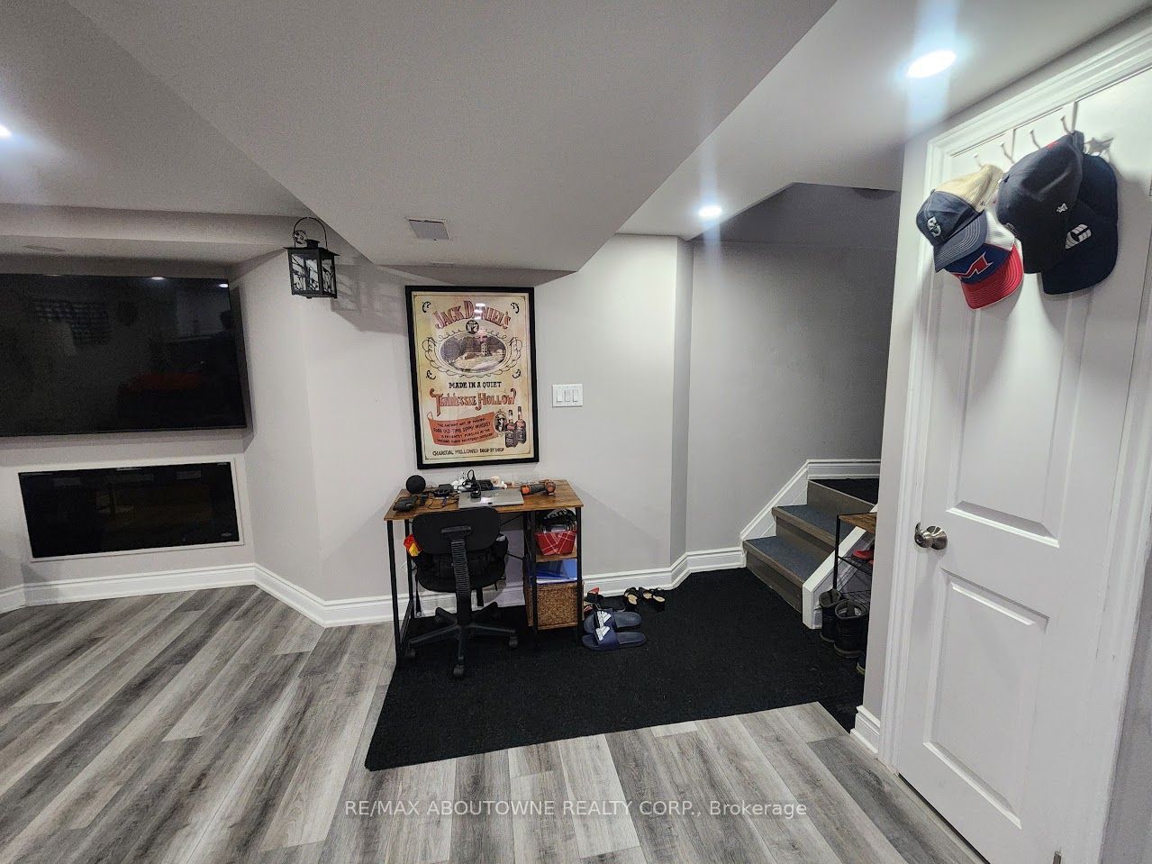 281 East 34th Street, Hamilton ‣ X13575860 281 East 34th Street, Hamilton ‣ X13575860