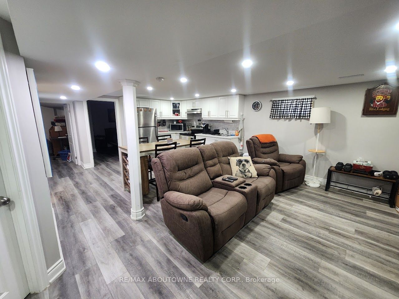 281 East 34th Street, Hamilton ‣ X13575860 281 East 34th Street, Hamilton ‣ X13575860