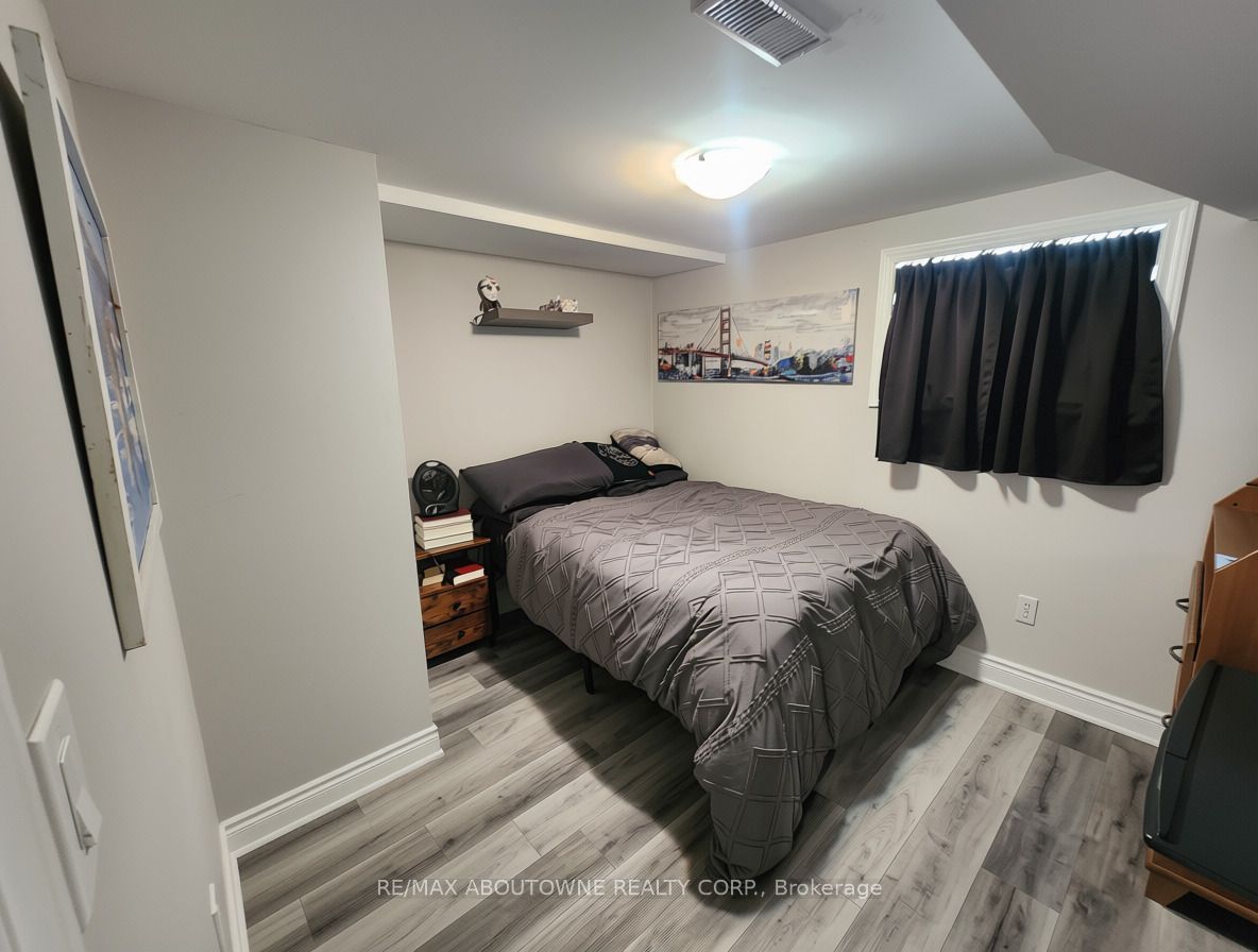 281 East 34th Street, Hamilton ‣ X13575860 281 East 34th Street, Hamilton ‣ X13575860