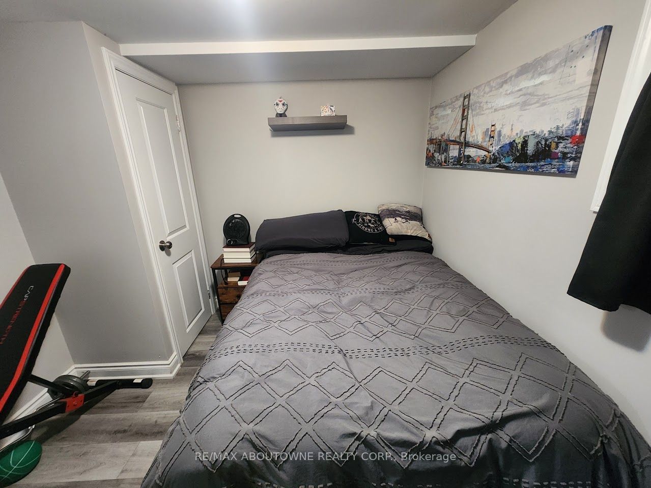 281 East 34th Street, Hamilton ‣ X13575860 281 East 34th Street, Hamilton ‣ X13575860
