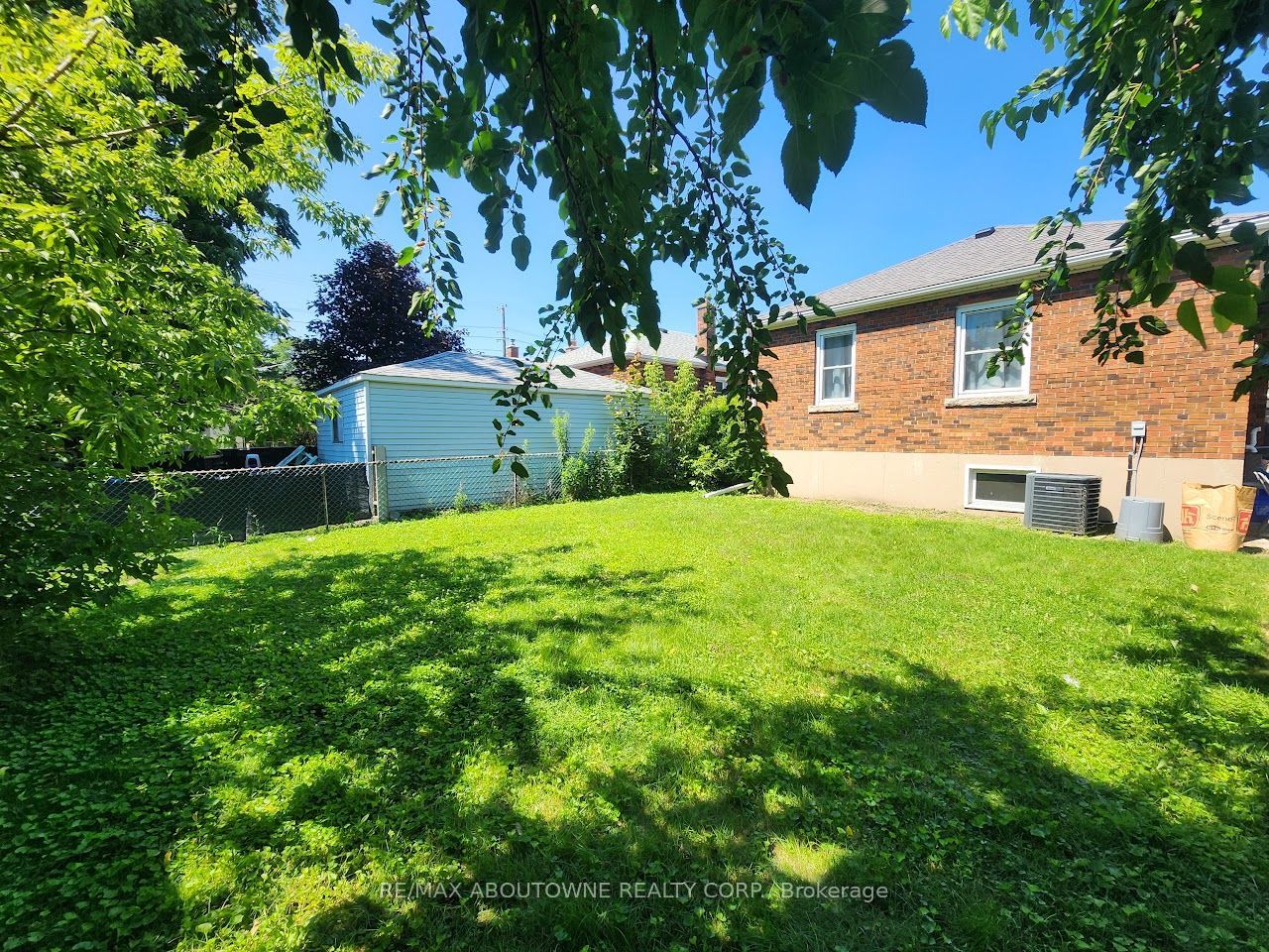 281 East 34th Street, Hamilton ‣ X13575860 281 East 34th Street, Hamilton ‣ X13575860