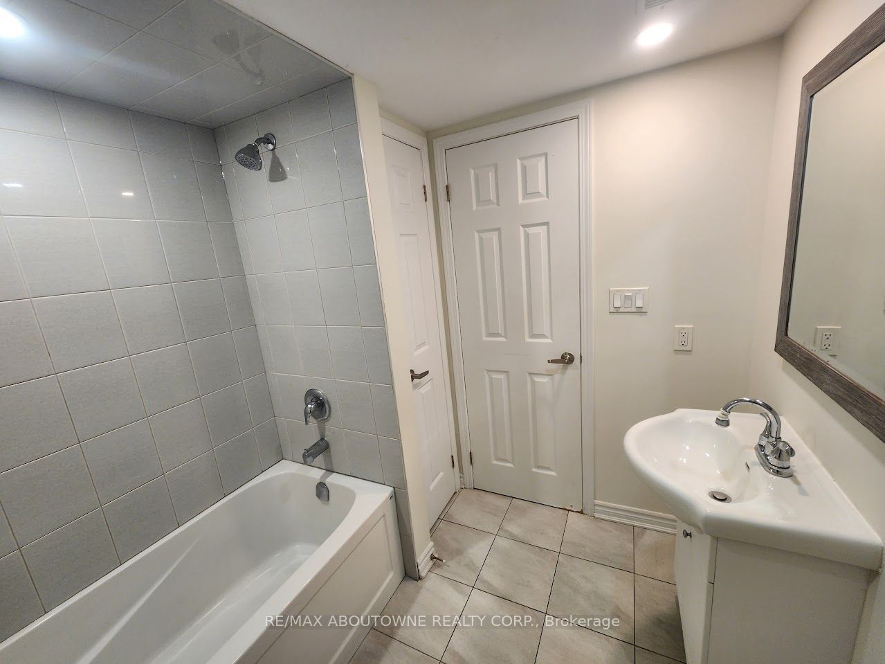 18 Greeningdon Drive, Hamilton ‣ X13582788 18 Greeningdon Drive, Hamilton ‣ X13582788