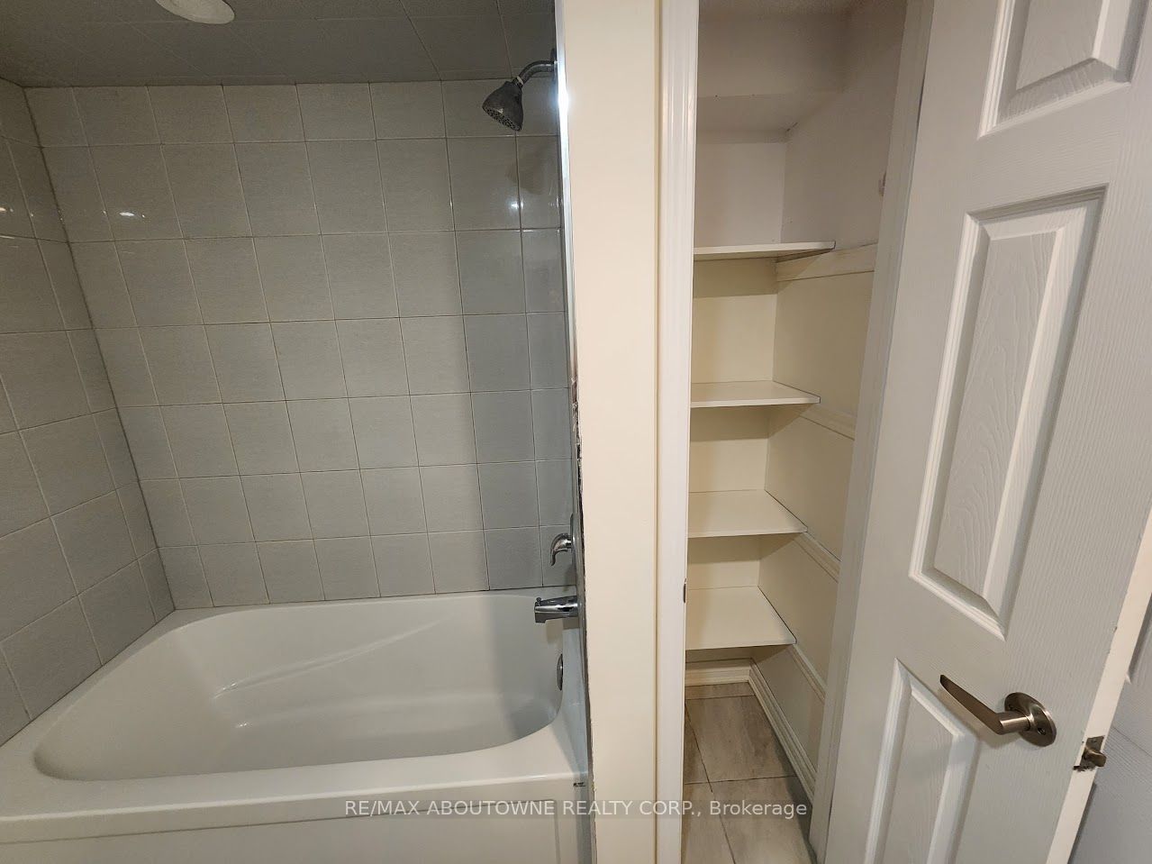 18 Greeningdon Drive, Hamilton ‣ X13582788 18 Greeningdon Drive, Hamilton ‣ X13582788