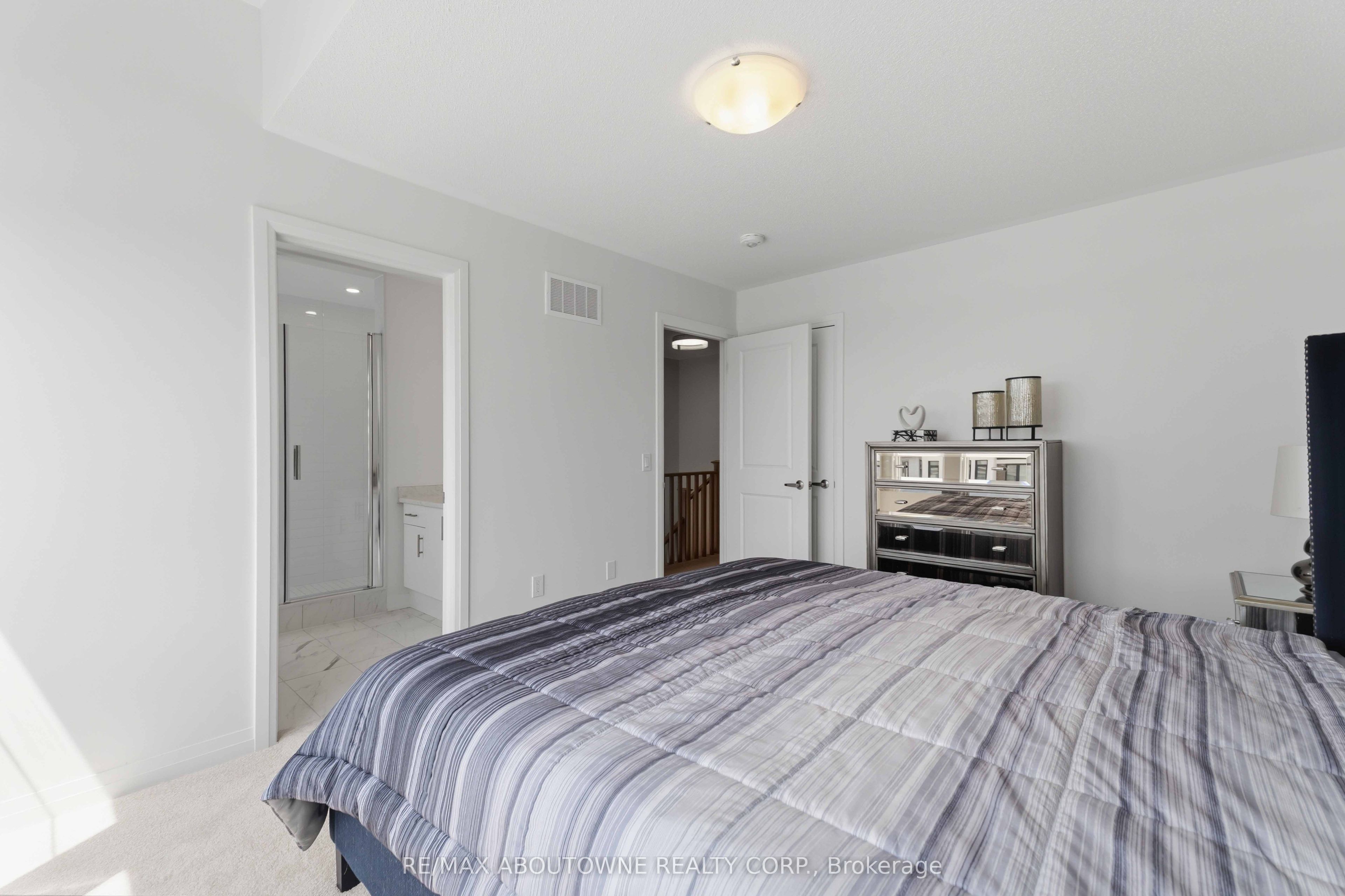 170 Spitfire Drive, Hamilton ‣ X13616126 170 Spitfire Drive, Hamilton ‣ X13616126