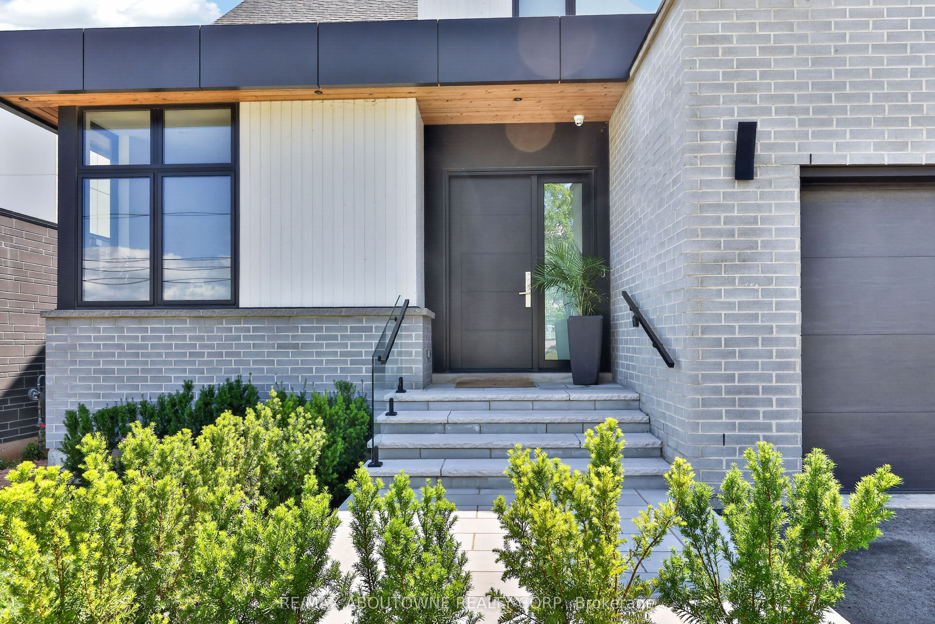 70 Upper Mount Albion Road, Hamilton ‣ X13616818 70 Upper Mount Albion Road, Hamilton ‣ X13616818
