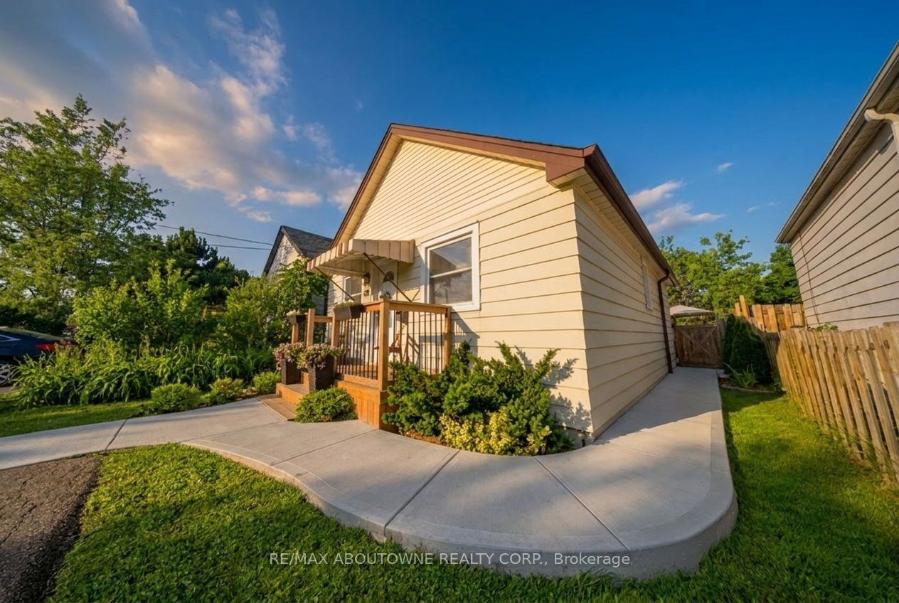 435 Waverly Street, Hamilton