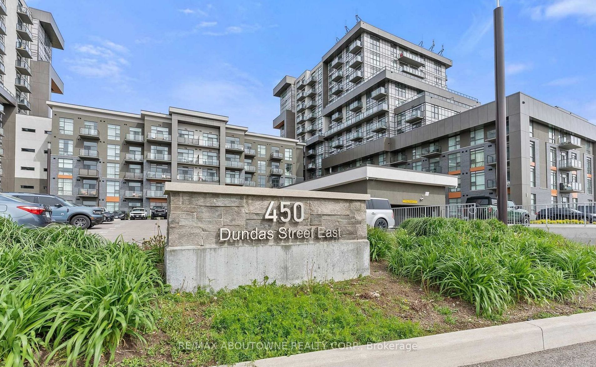 34 – 450 Dundas Street, Hamilton