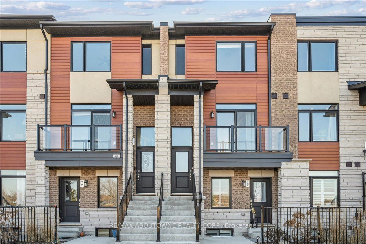 31 – 590 North Service Road, Hamilton