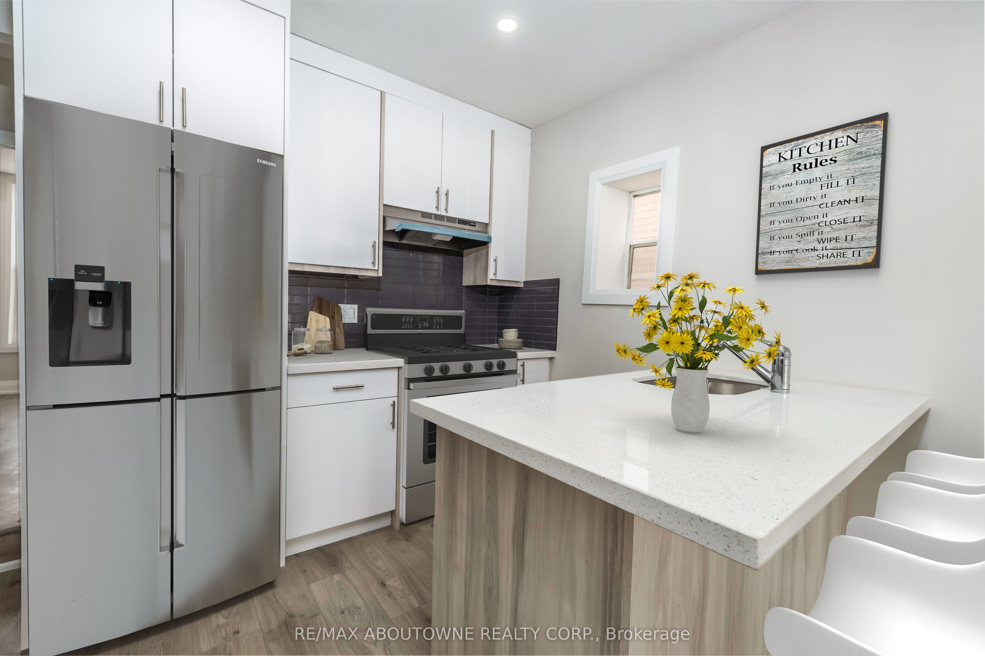 131 WEST Avenue, Hamilton ‣ X13725808 131 WEST Avenue, Hamilton ‣ X13725808