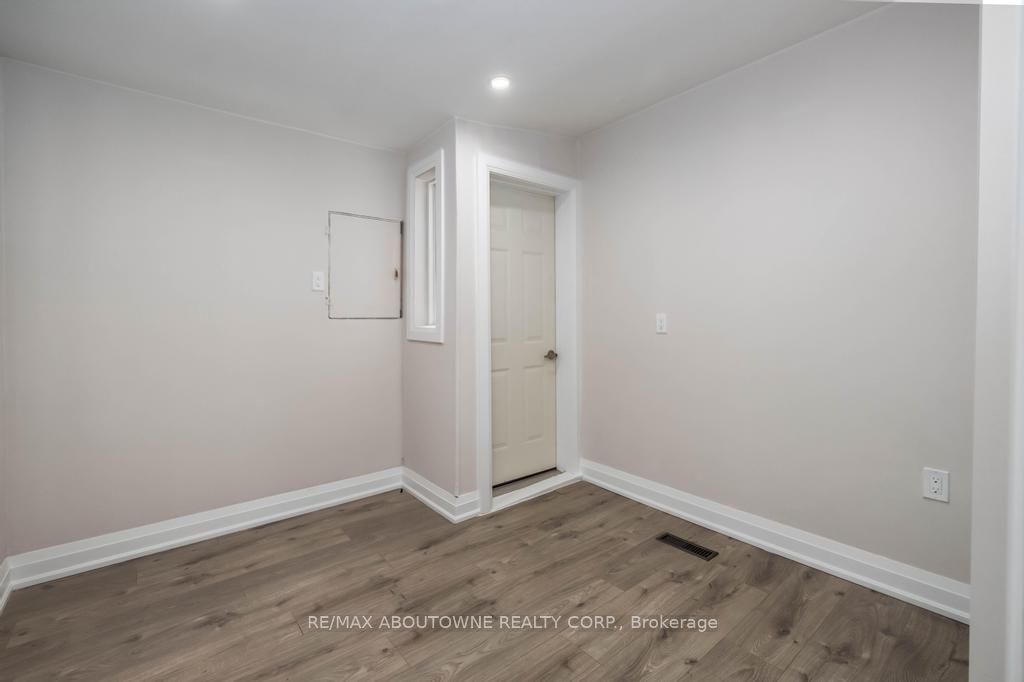 131 WEST Avenue, Hamilton ‣ X13725808 131 WEST Avenue, Hamilton ‣ X13725808