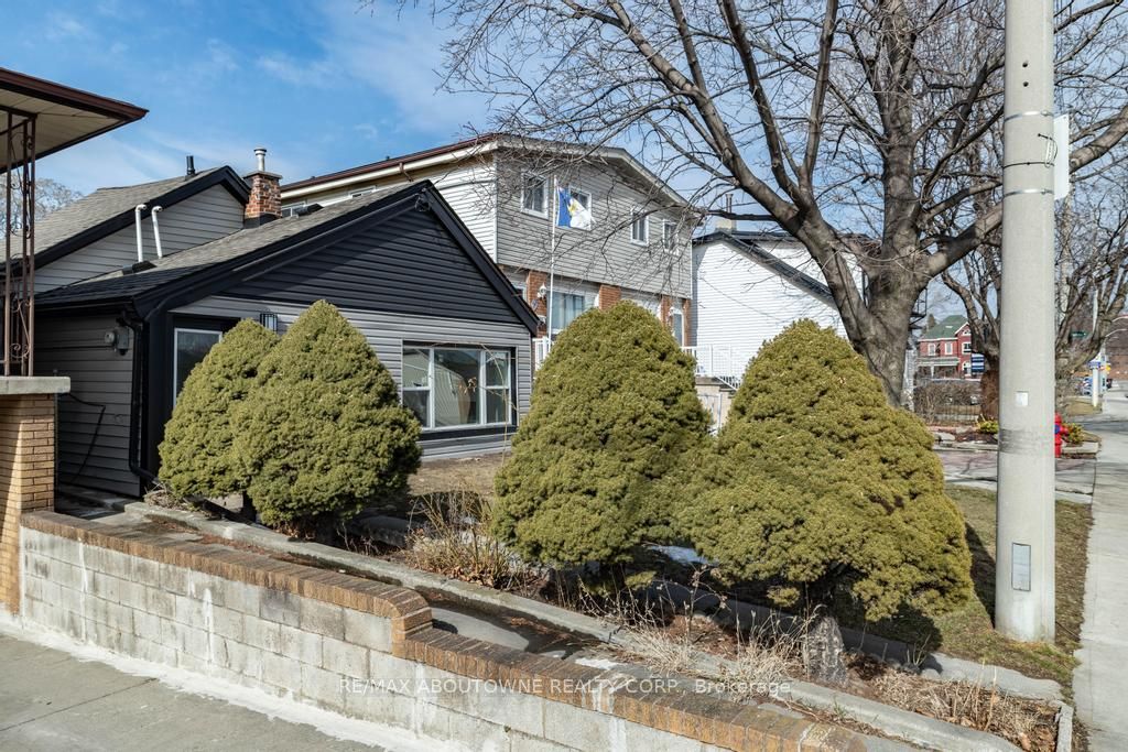 131 WEST Avenue, Hamilton ‣ X13725808 131 WEST Avenue, Hamilton ‣ X13725808