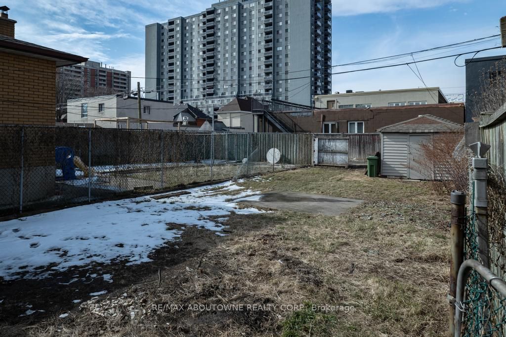 131 WEST Avenue, Hamilton ‣ X13725808 131 WEST Avenue, Hamilton ‣ X13725808