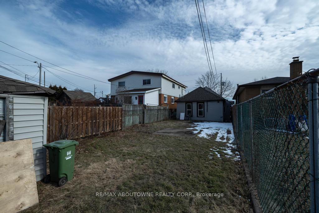131 WEST Avenue, Hamilton ‣ X13725808 131 WEST Avenue, Hamilton ‣ X13725808