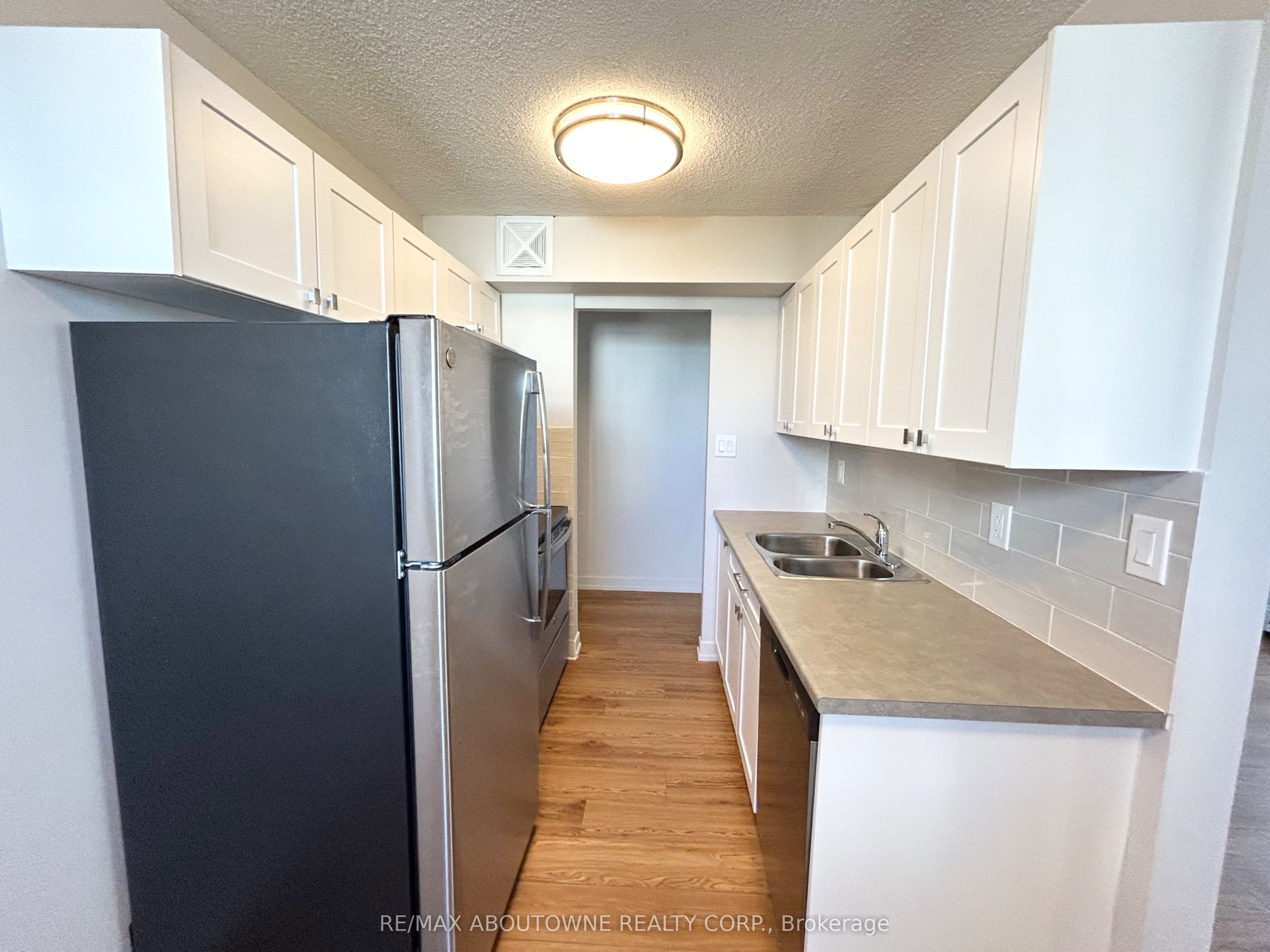 02 – 111 Market Street, Hamilton ‣ X13786412 02 – 111 Market Street, Hamilton ‣ X13786412