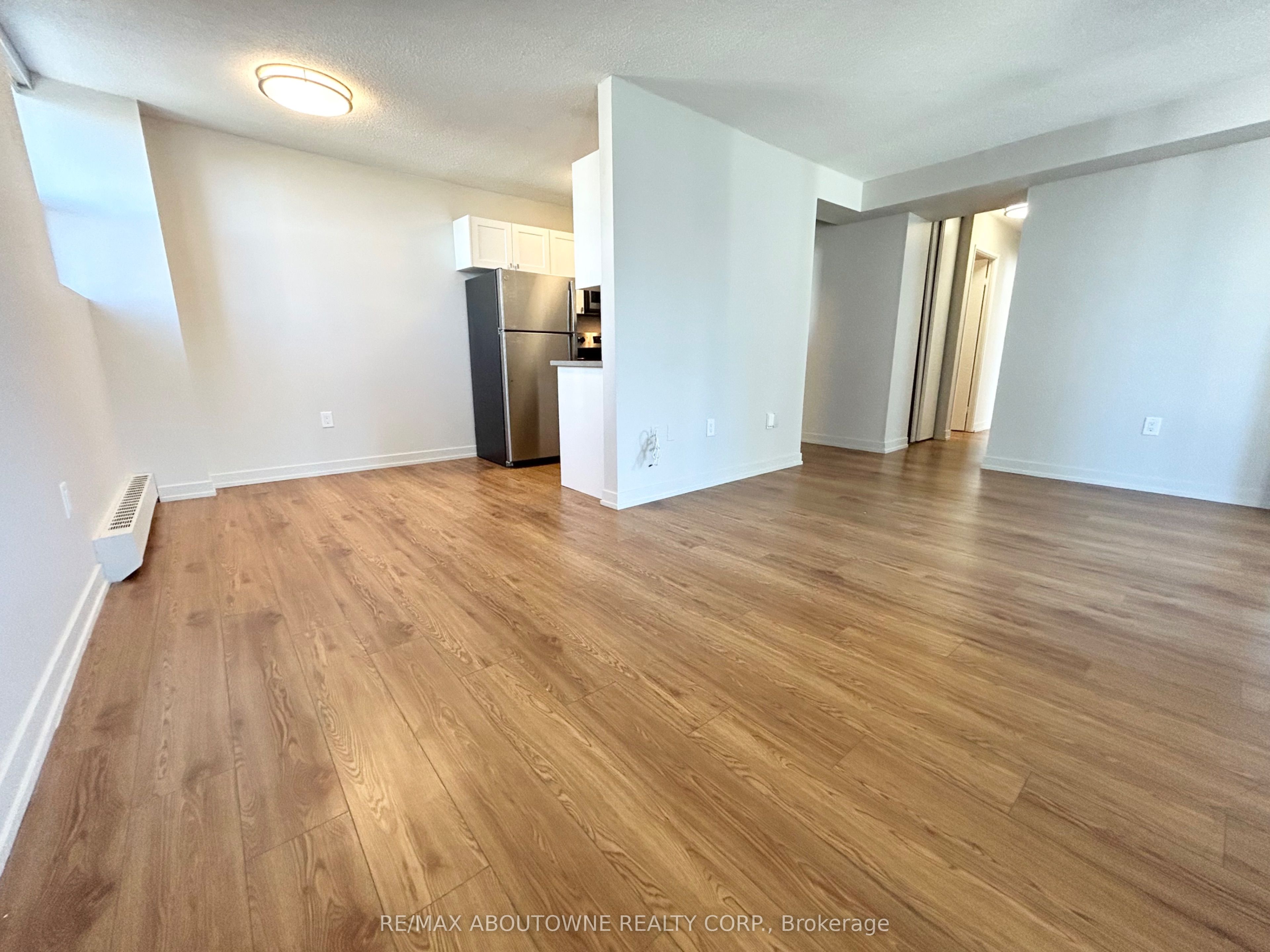 02 – 111 Market Street, Hamilton ‣ X13786412 02 – 111 Market Street, Hamilton ‣ X13786412