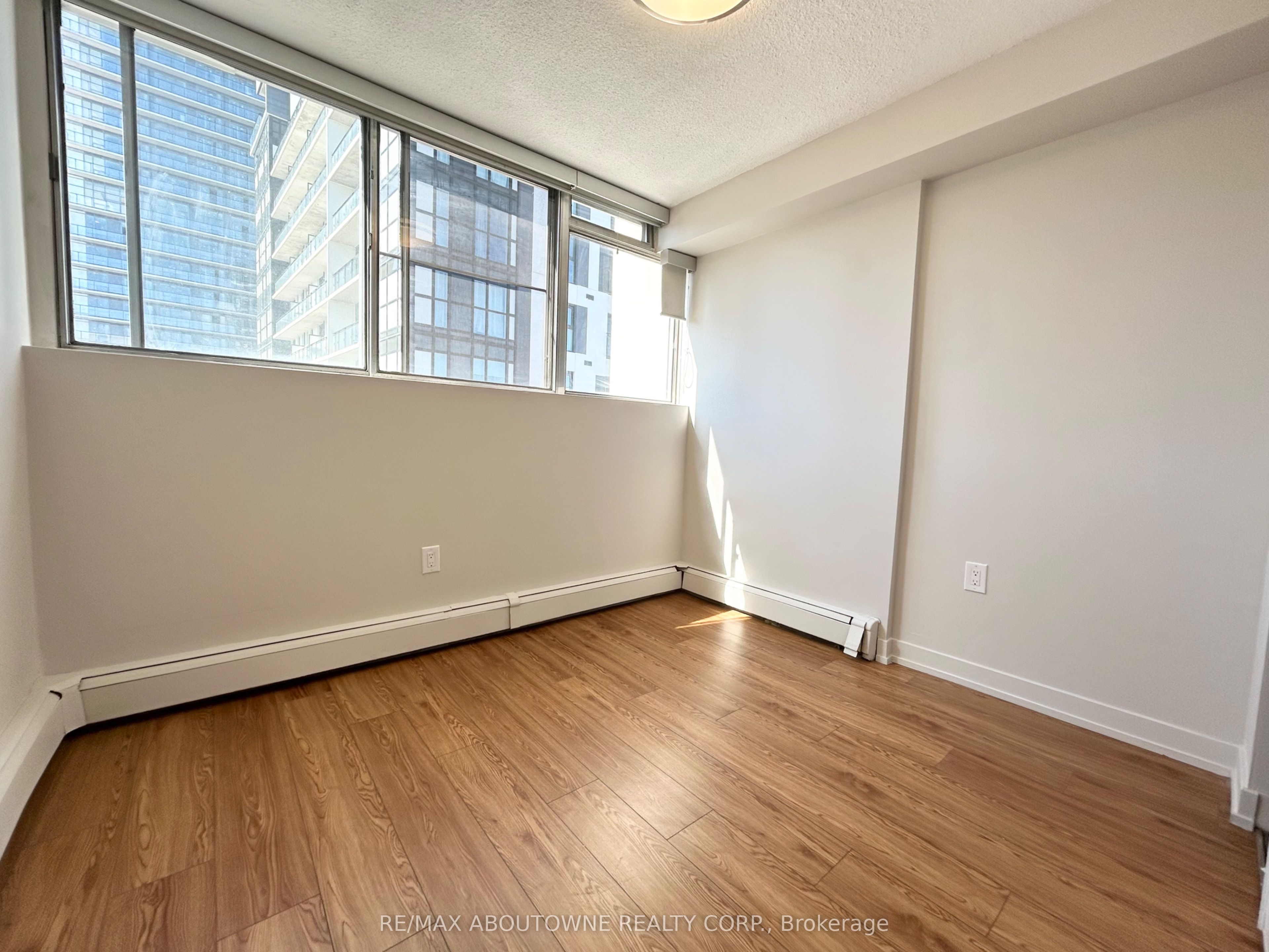02 – 111 Market Street, Hamilton ‣ X13786412 02 – 111 Market Street, Hamilton ‣ X13786412