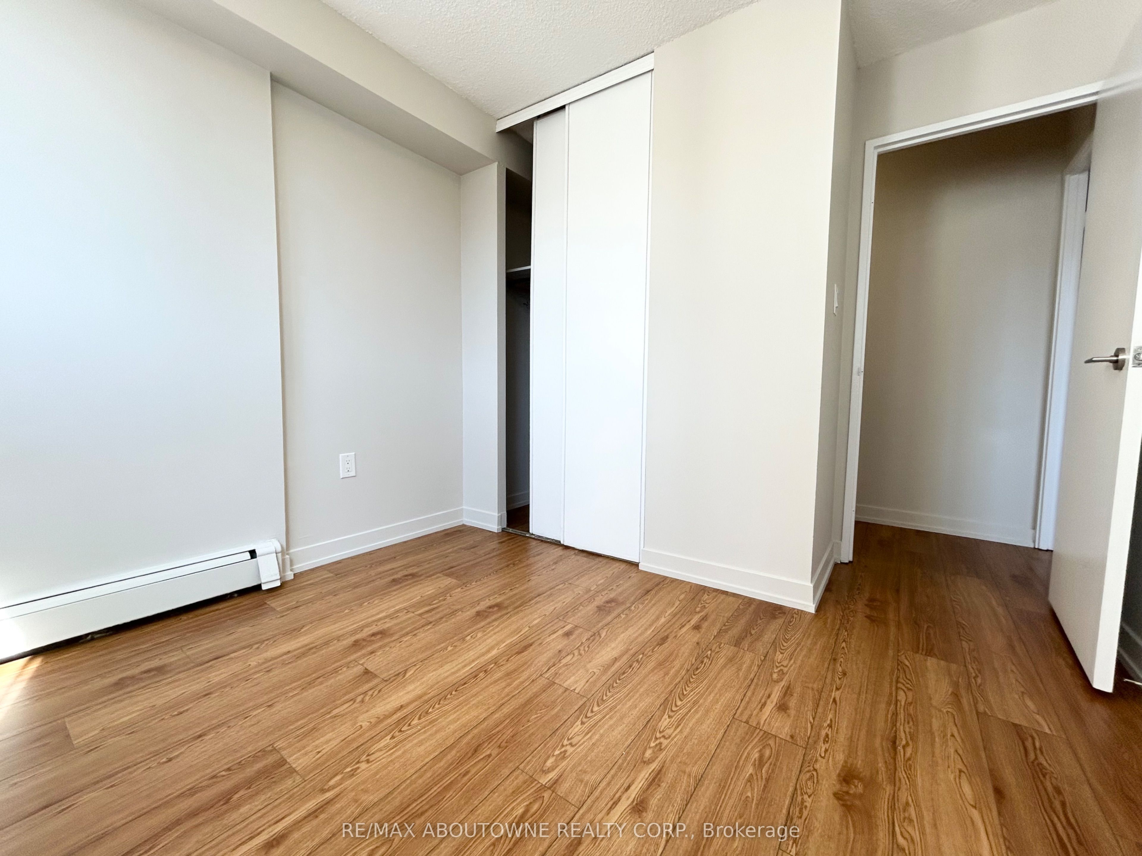 02 – 111 Market Street, Hamilton ‣ X13786412 02 – 111 Market Street, Hamilton ‣ X13786412